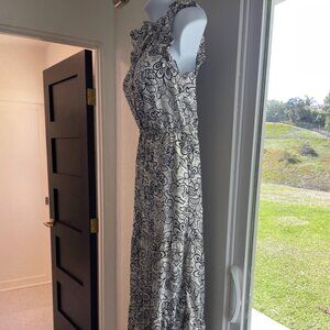 Who What Wear Ivory & Black Outline Floral Boho Ruffle drawstring waist Medium